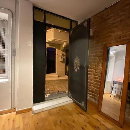 Cozy Flat Near Galata Tower And Metro Station Appartement Istambul