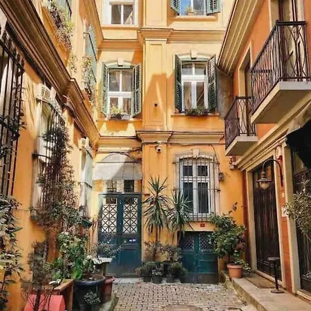 Cozy Flat Near Galata Tower&metro Station *